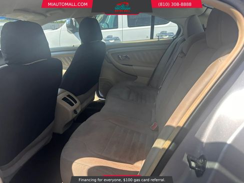 Used 2015 Ford Taurus SE FWD image 19
