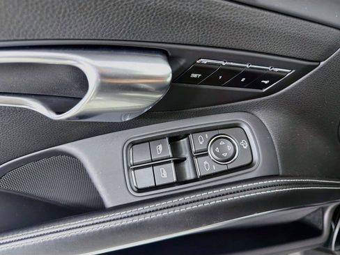 Used 2024 Porsche 718 Cayman RWD image 7