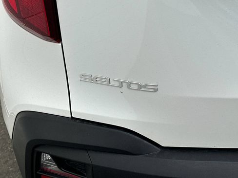 Used 2026 Kia Seltos LX FWD image 31