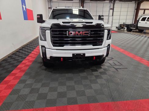 Used 2024 GMC Sierra 2500 AT4 w/ AT4 Premium Plus Package AWD/4WD image 5