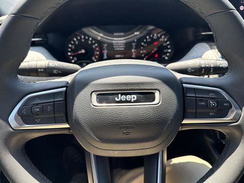 Used 2024 Jeep Compass Latitude AWD/4WD image 11
