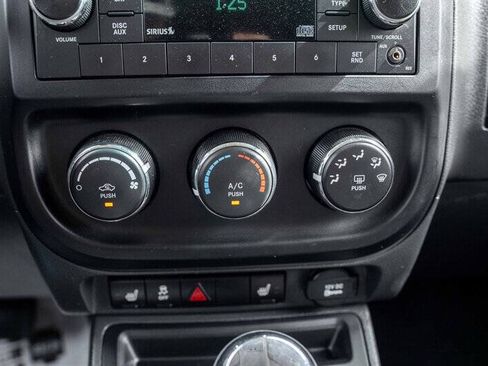 Used 2015 Jeep Patriot Latitude FWD image 14