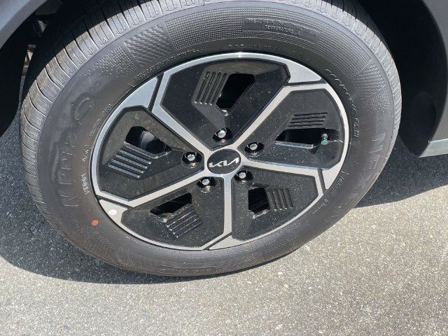 New 2026 Kia Niro EX FWD image 7