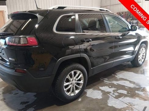 Used 2019 Jeep Cherokee Latitude w/ Popular Appearance Group AWD/4WD image 4