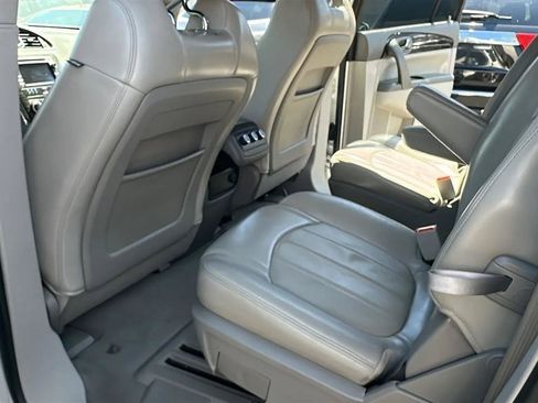Used 2013 Buick Enclave Leather FWD image 24
