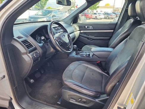 Used 2018 Ford Explorer XLT w/ Equipment Group 202A image 10