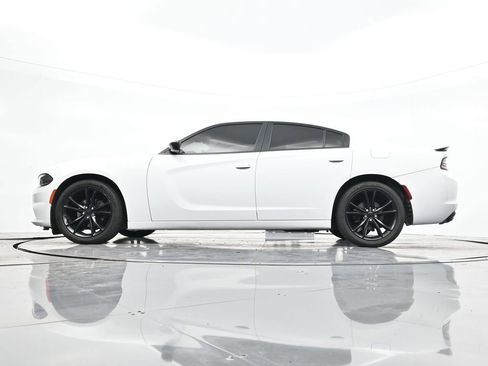 Used 2016 Dodge Charger SXT w/ Plus Group image 39