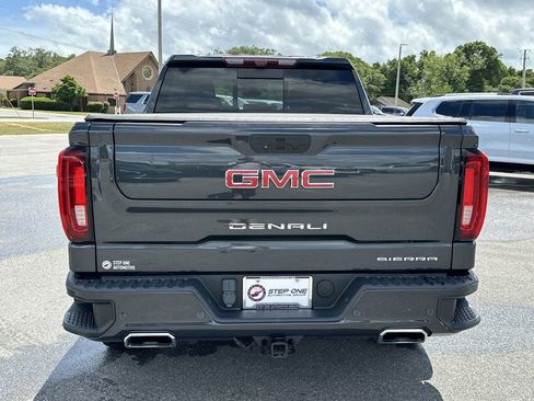 Used 2021 GMC Sierra 1500 Denali w/ Denali Ultimate Package AWD/4WD image 5
