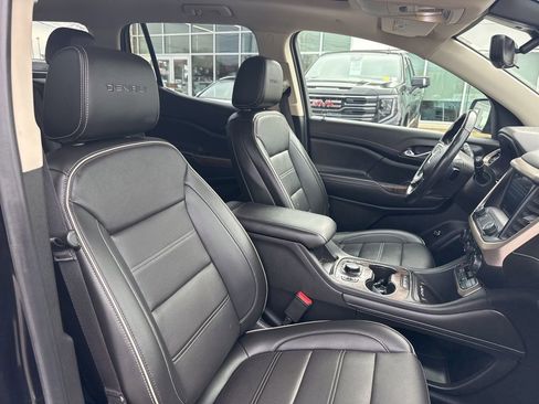 Used 2021 GMC Acadia Denali w/ Denali Ultimate Package image 19