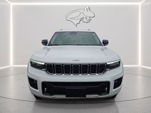 Used 2023 Jeep Grand Cherokee Overland w/ Luxury Tech Group IV AWD/4WD image 7