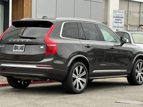 Used 2023 Volvo XC90 T8 Plus image 2