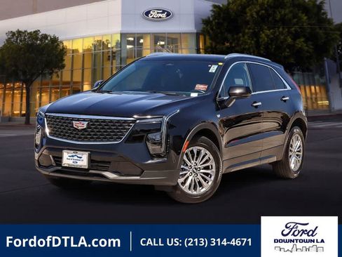 Used 2025 Cadillac XT4 Premium Luxury w/ Cold Weather Package FWD image 1