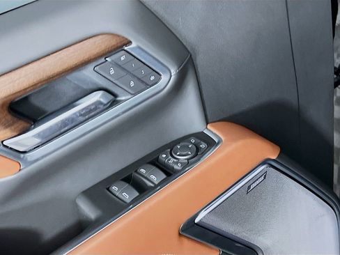 Used 2025 GMC Sierra 2500 Denali Ultimate image 17