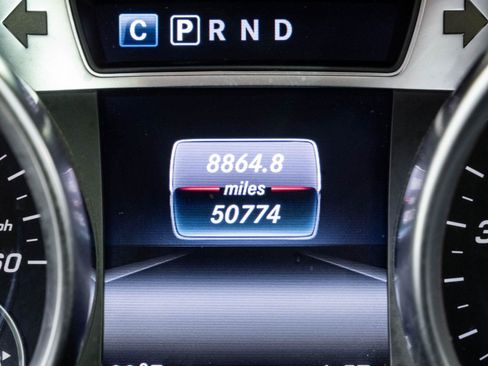 Used 2018 Mercedes-Benz SL 550 image 12