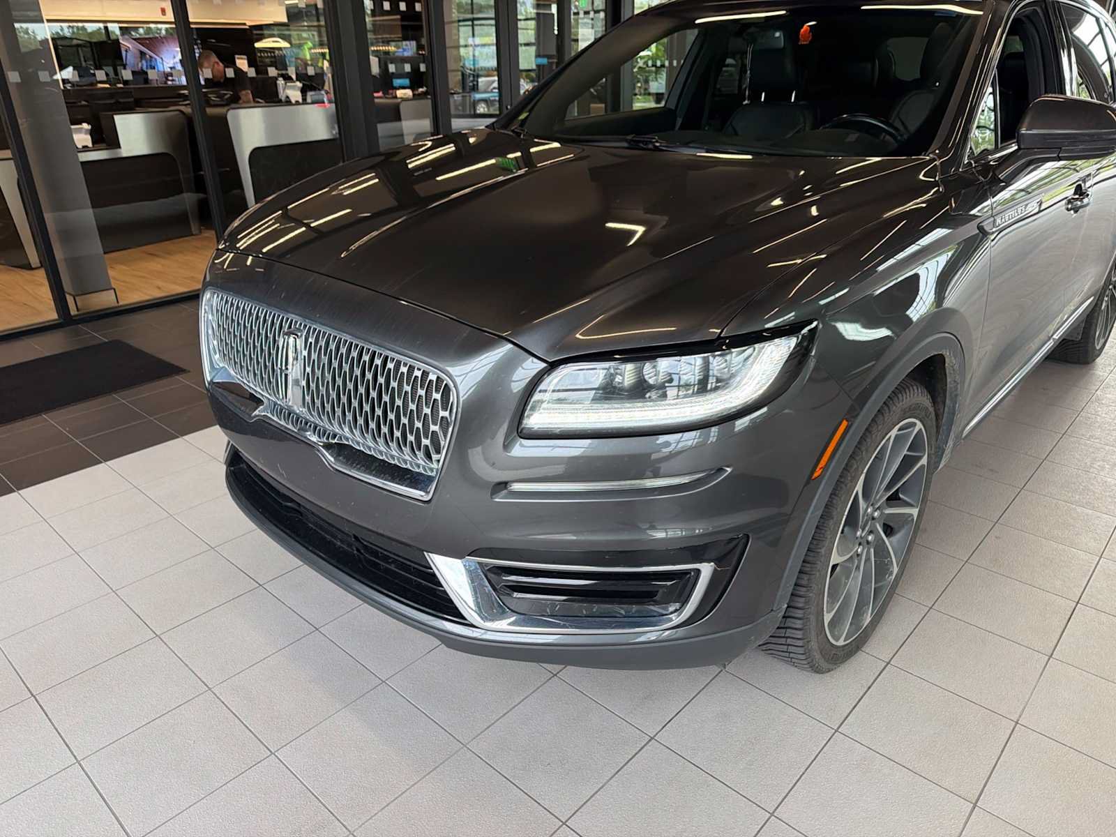 Used 2019 Lincoln Nautilus Reserve w/ Ultimate Package AWD/4WD image 2