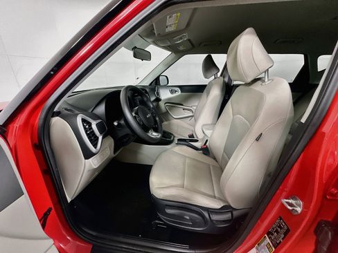 Used 2022 Kia Soul LX FWD image 13