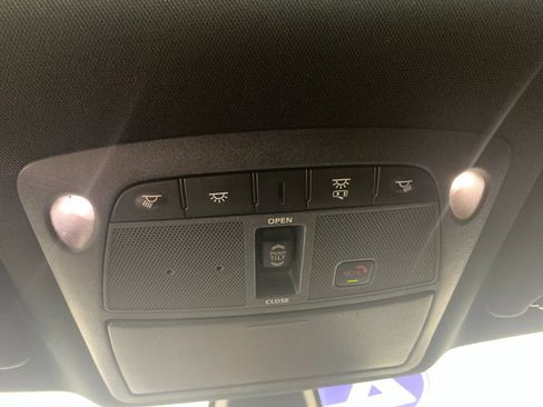 Used 2023 Nissan Maxima SR w/ Sport Mat Group FWD image 28