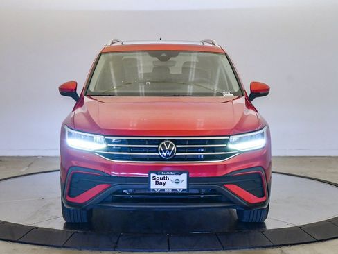 Used 2022 Volkswagen Tiguan SE w/ Panoramic Sunroof Package image 7