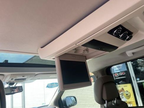 Used 2015 Chrysler Town & Country Limited Platinum w/ Trailer Tow Group FWD image 16