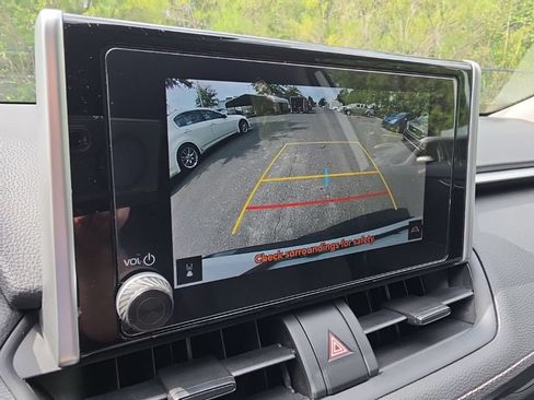 Used 2025 Toyota RAV4 XLE AWD/4WD image 25