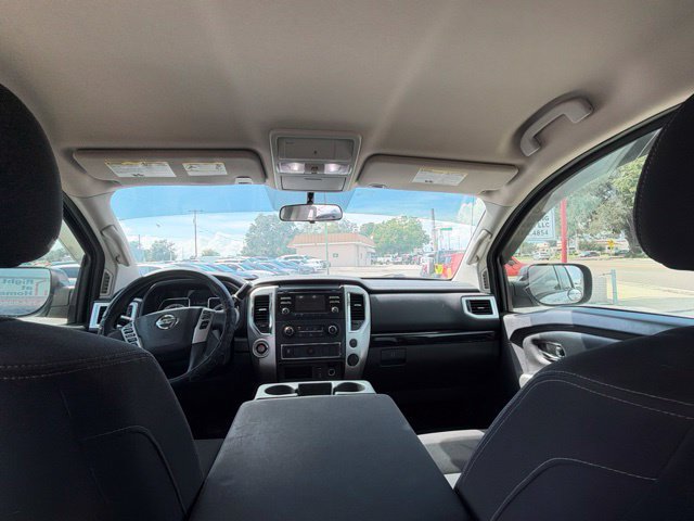 Used 2017 Nissan Titan SV RWD image 11
