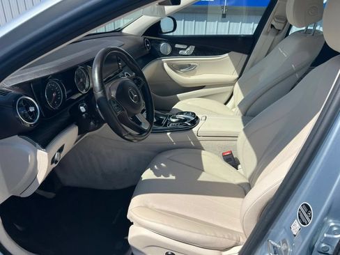 Used 2017 Mercedes-Benz E 300 4MATIC image 21