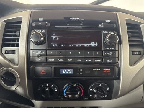 Used 2012 Toyota Tacoma 4x4 Access Cab V6 w/ SR5 Pkg image 16