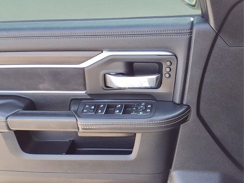 Used 2025 RAM 2500 Laramie AWD/4WD image 21