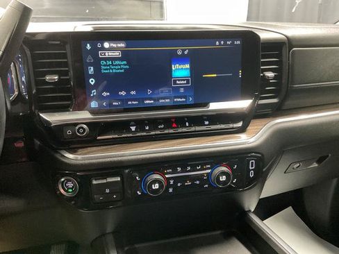 Used 2025 Chevrolet Silverado 3500 LT AWD/4WD image 25