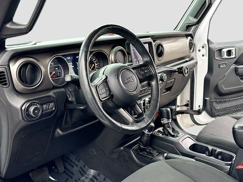 Used 2018 Jeep Wrangler Unlimited Sport S image 4