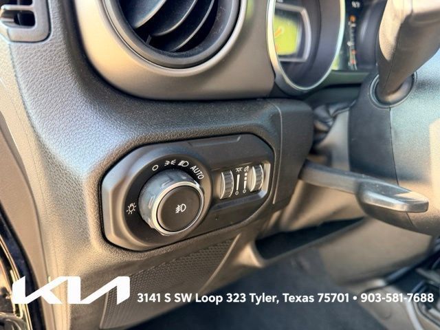 Used 2022 Jeep Wrangler Unlimited Sport AWD/4WD image 14