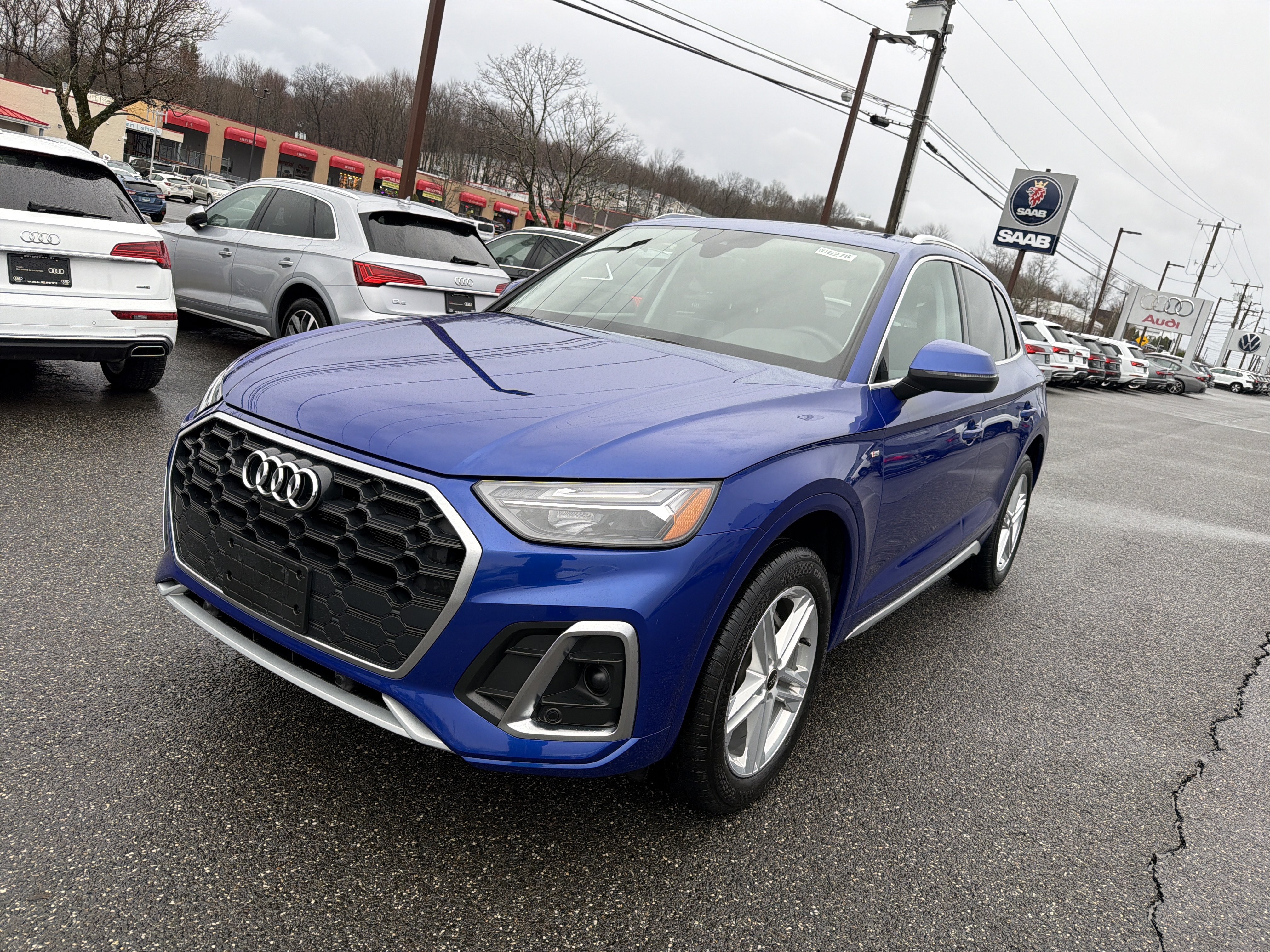 Certified 2024 Audi Q5 e Premium Plus w/ Premium Plus Package AWD/4WD image 3