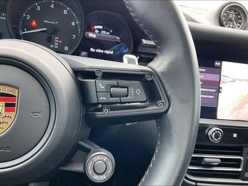 Used 2024 Porsche Macan image 23