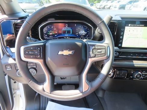 Used 2025 Chevrolet Silverado 1500 LT w/ Protection Package AWD/4WD image 17
