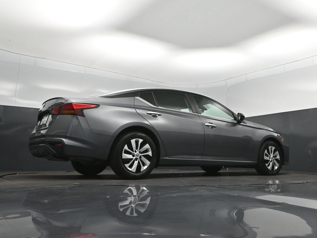 Used 2025 Nissan Altima 2.5 S FWD image 42
