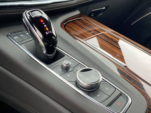 Certified 2023 Cadillac Escalade ESV Luxury image 17