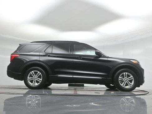 Certified 2022 Ford Explorer XLT image 48