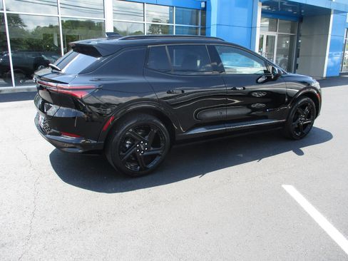 Used 2024 Chevrolet Equinox EV RS image 3