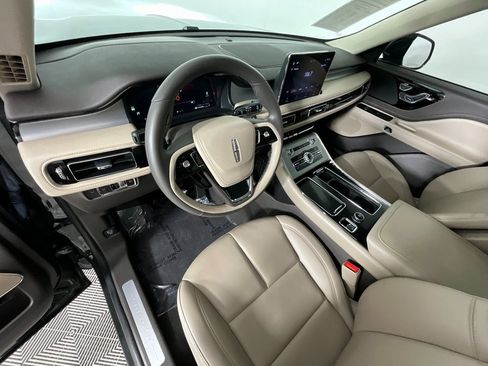Certified 2023 Lincoln Aviator 2WD w/ Premium Package image 15