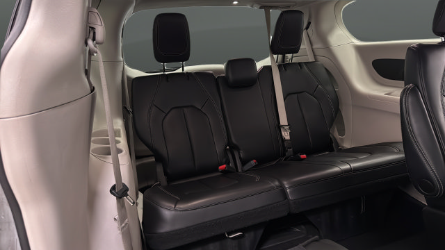 Used 2023 Chrysler Pacifica Touring-L FWD image 24
