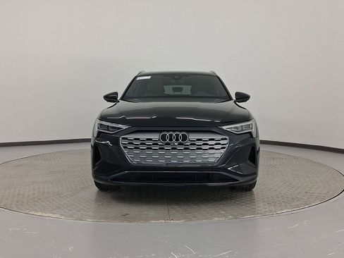 Used 2024 Audi Q8 e-tron Premium Plus w/ Premium Plus Package image 6