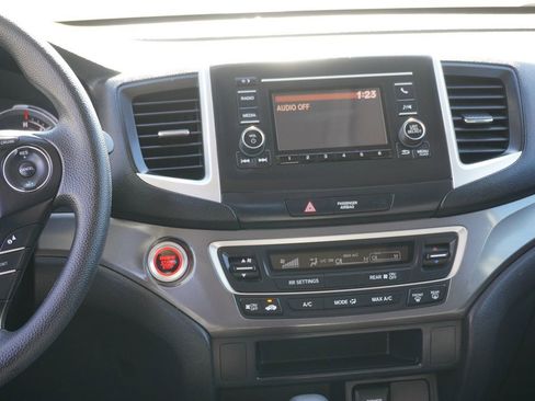 Used 2018 Honda Pilot LX image 22