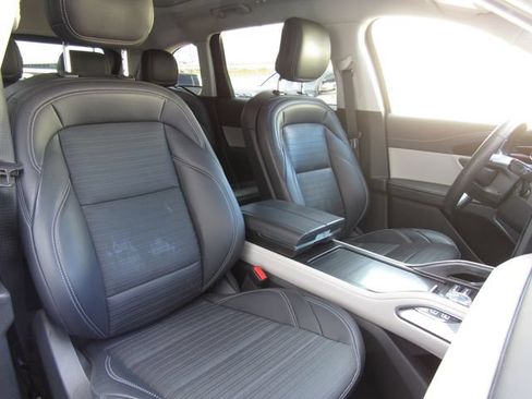 Used 2024 Lincoln Nautilus Reserve w/ Equipment Group 202A AWD/4WD image 18