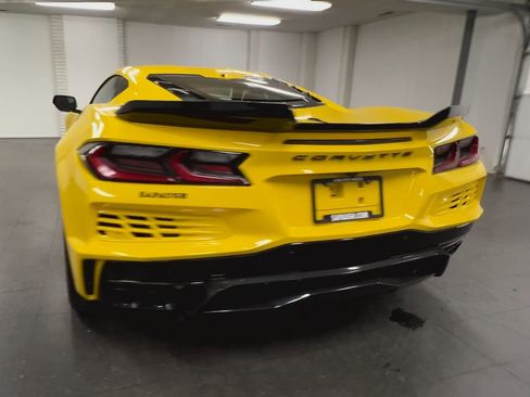 New 2025 Chevrolet Corvette E-Ray image 39