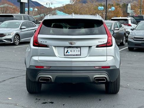 Used 2022 Cadillac XT4 Premium Luxury w/ Safety Alert Package AWD/4WD image 5