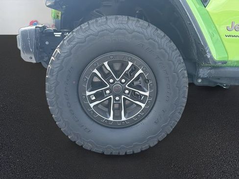 Used 2025 Jeep Wrangler Unlimited Rubicon AWD/4WD image 10