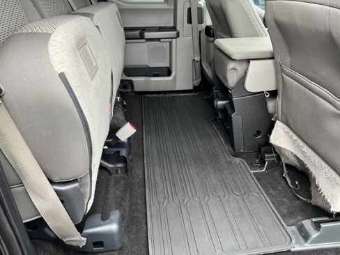 Used 2016 Ford F150 XLT AWD/4WD image 17