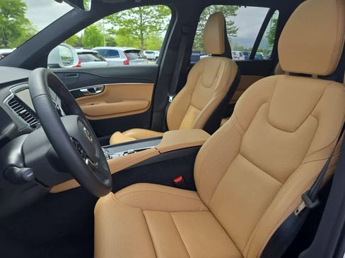 Used 2025 Volvo XC90 T8 Ultra w/ Protection Package Premier image 13