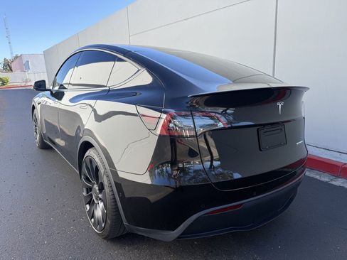 Used 2022 Tesla Model Y Performance AWD/4WD image 4