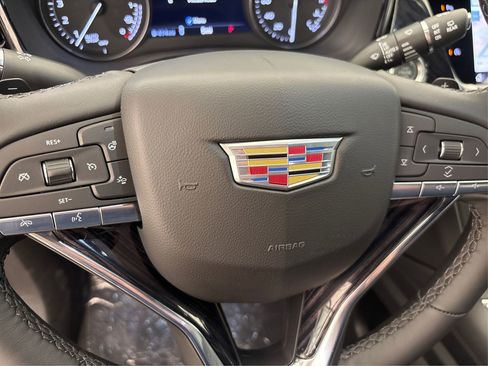 New 2025 Cadillac XT6 Premium Luxury w/ Technology Package FWD image 17